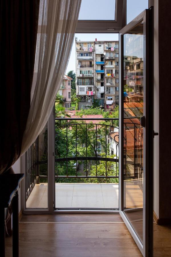 Apartments In The Historical Center Of Batumi, Near The Seaside Park Bagian luar foto