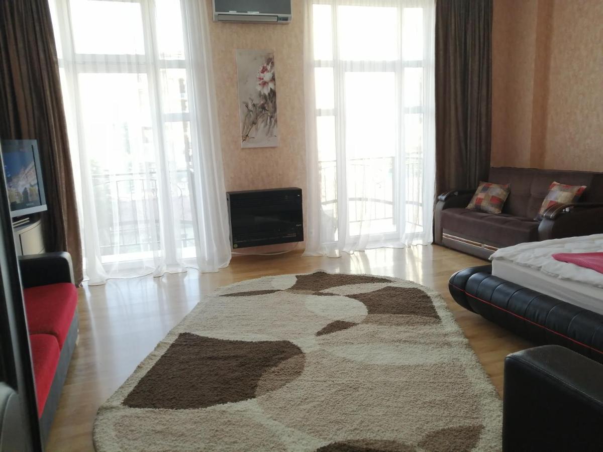 Apartments In The Historical Center Of Batumi, Near The Seaside Park Bagian luar foto