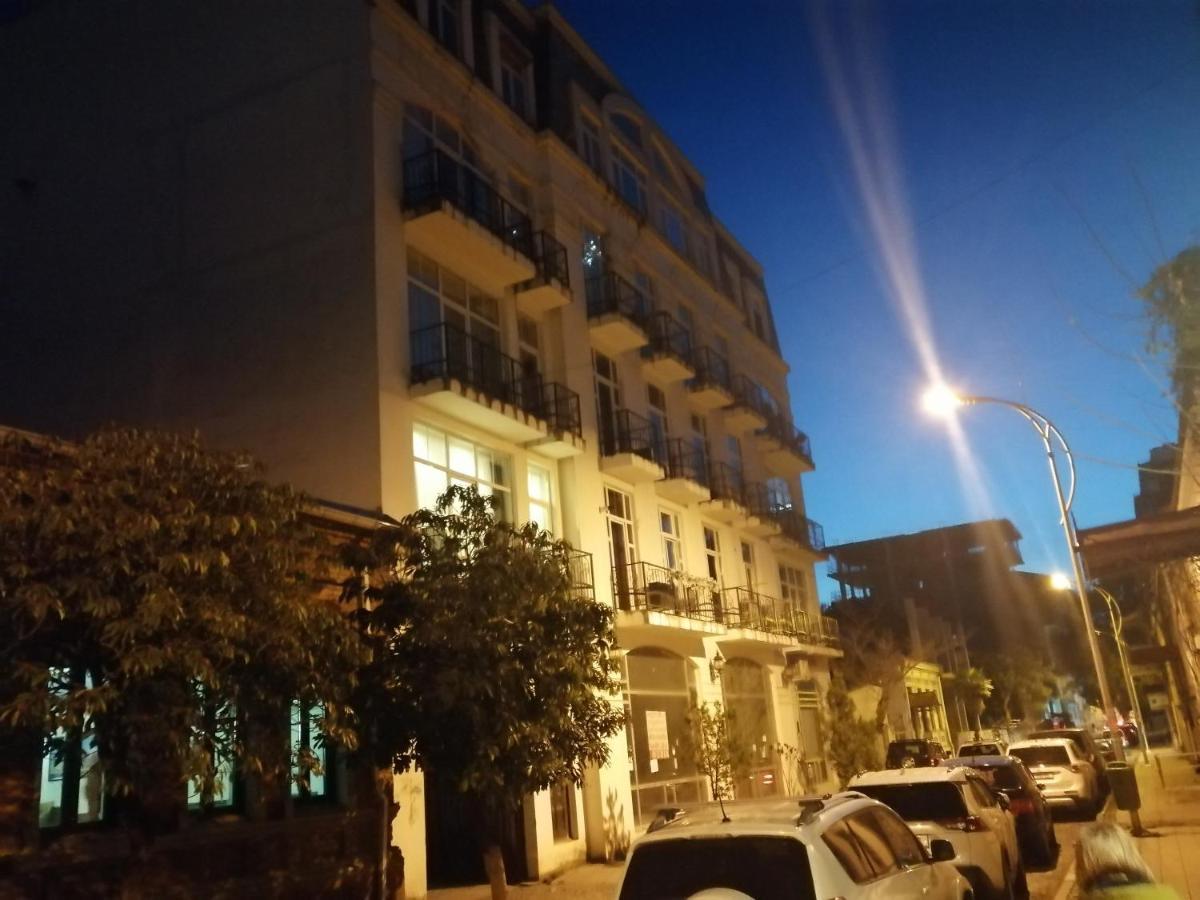 Apartments In The Historical Center Of Batumi, Near The Seaside Park Bagian luar foto